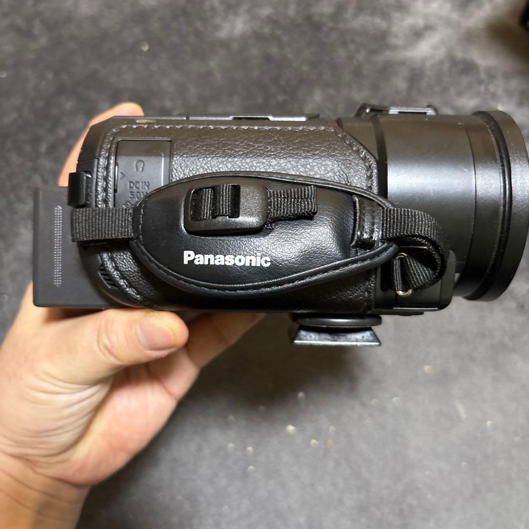 Panasonic パナソニック　ビデオカメラ　HC-WX1M