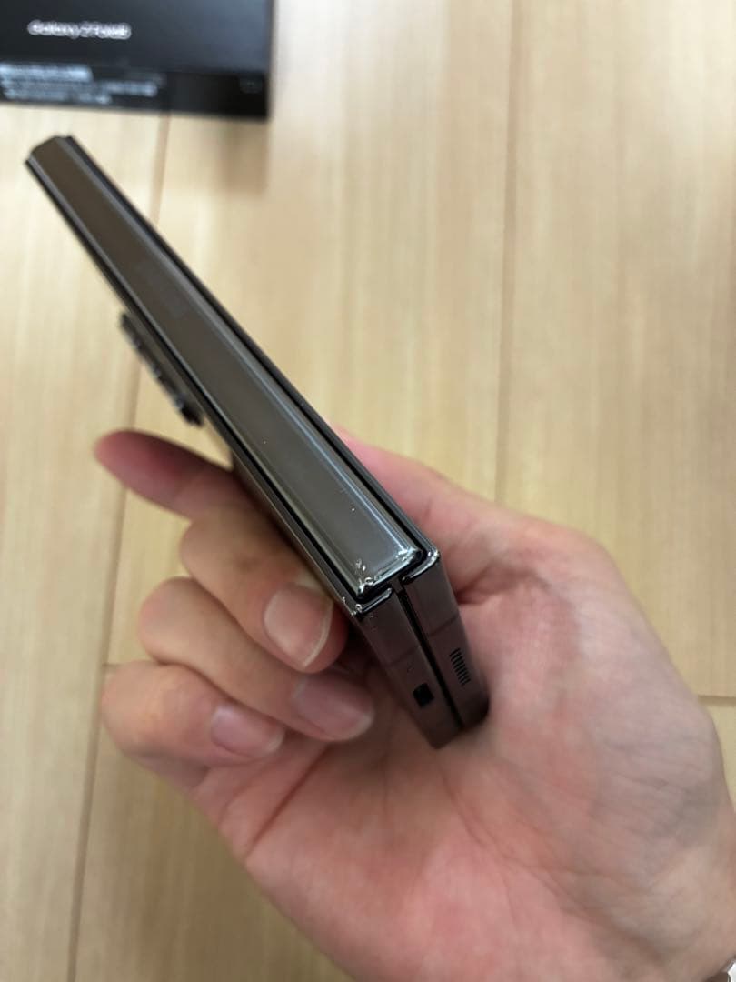 にこ　Galaxy Z Fold5 256GB au版 Phantom