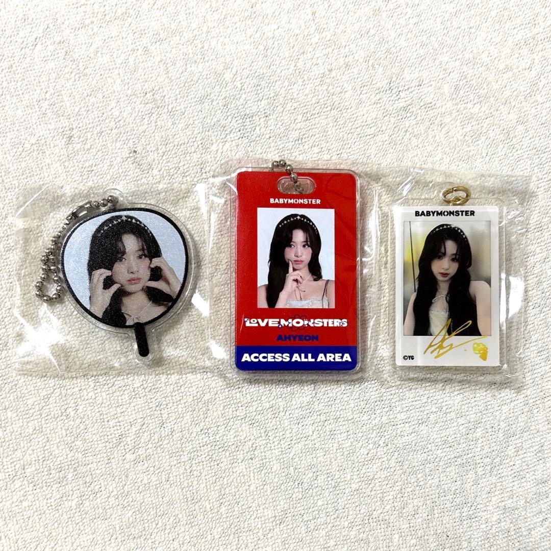 BABYMONSTER カプセルトイ　ガチャ　アヒョン　キーホルダー　セミコンプ