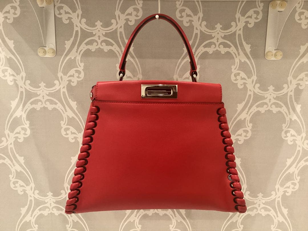 FENDI ピーカブー レギュラー 赤ショルダーバッグ