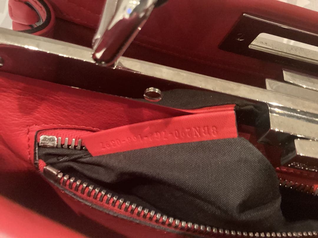 FENDI ピーカブー レギュラー 赤ショルダーバッグ
