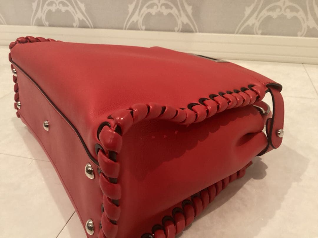 FENDI ピーカブー レギュラー 赤ショルダーバッグ