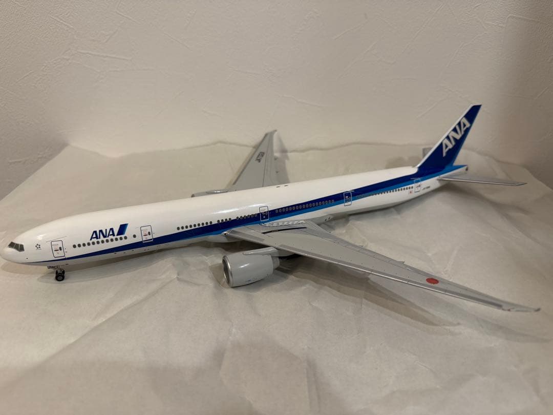 ANA Boeing 777-300ER 1:200モデルJA732A
