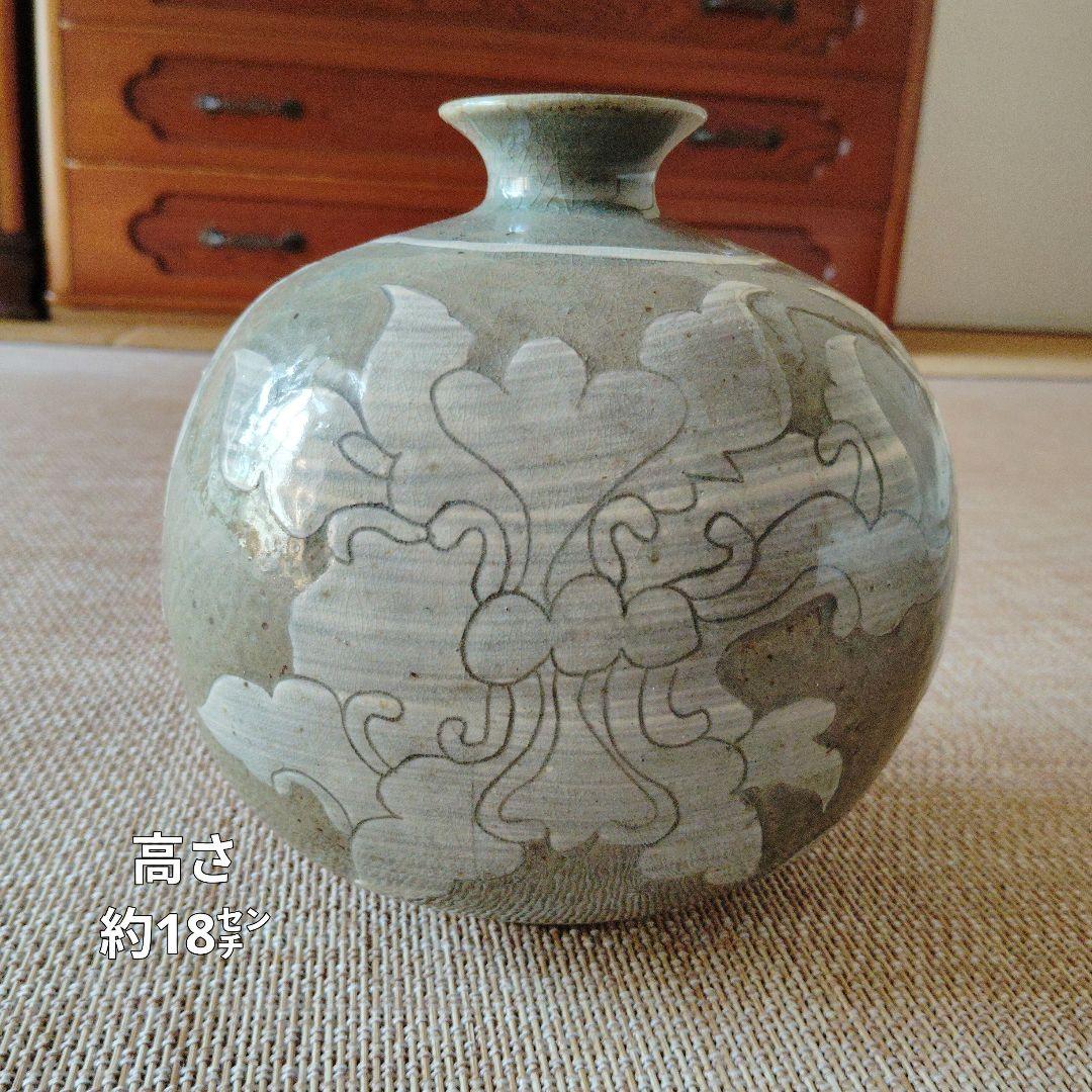 李朝　粉青沙器　扁壺　牡丹文様