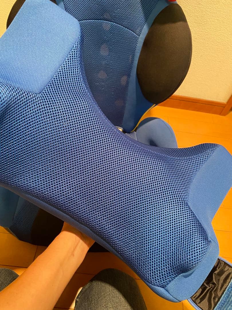 RECARO チャイルドシート アールワン　青　ターマックブルー　美品中古です