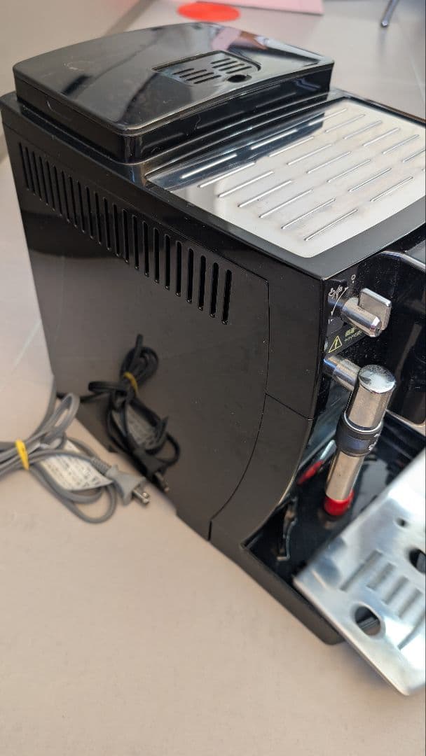 (専用石灰除去剤付) DeLonghi Magnifica S コーヒーメーカー