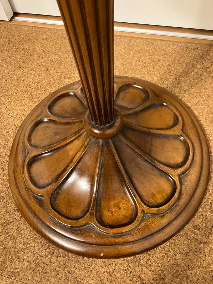 K*M様 イタリアMedea社のアール・ヌーヴォー様式ローテーブル　サイドテーブ