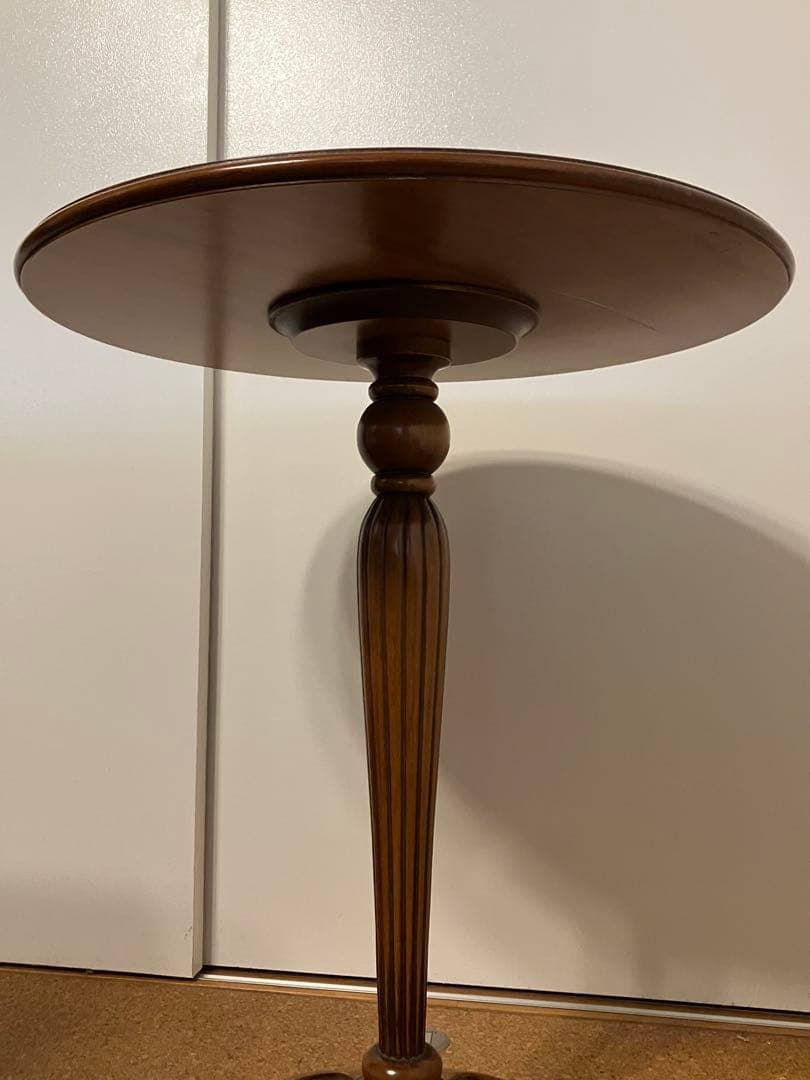 K*M様 イタリアMedea社のアール・ヌーヴォー様式ローテーブル　サイドテーブ