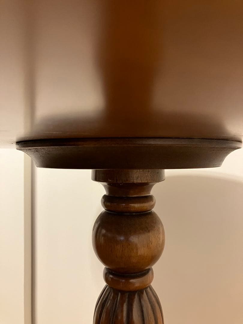 K*M様 イタリアMedea社のアール・ヌーヴォー様式ローテーブル　サイドテーブ