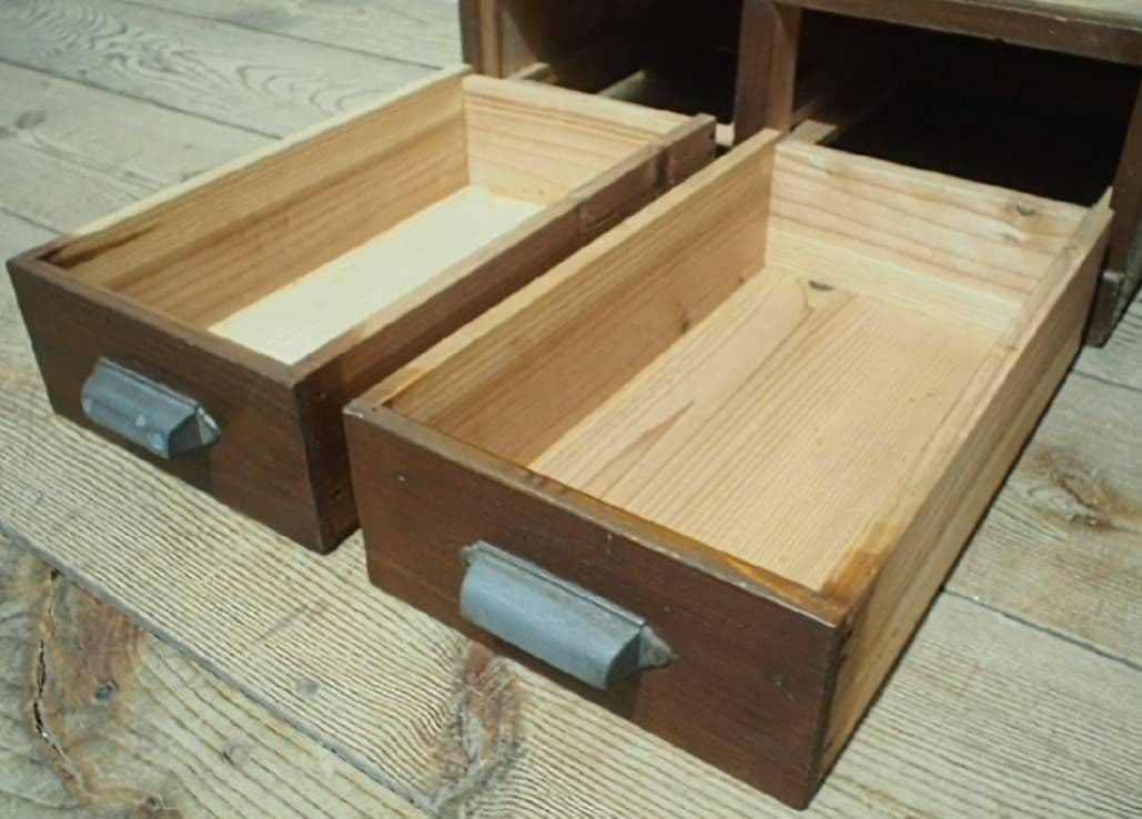 1058 ビンテージ　ケンドン扉の収納棚　飾り棚　本棚　ケース　古家具　レトロ