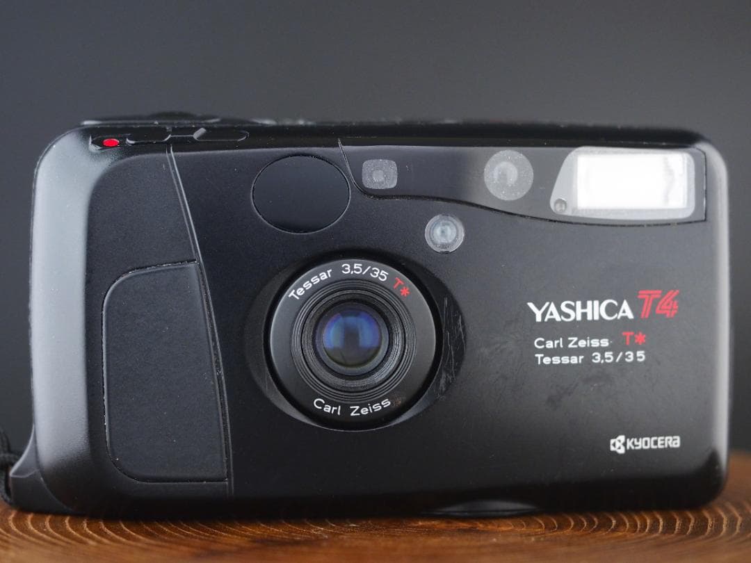 フィルムカメラ YASHICA T4 KYOCERA ZEISS TESSAR 3.5/35