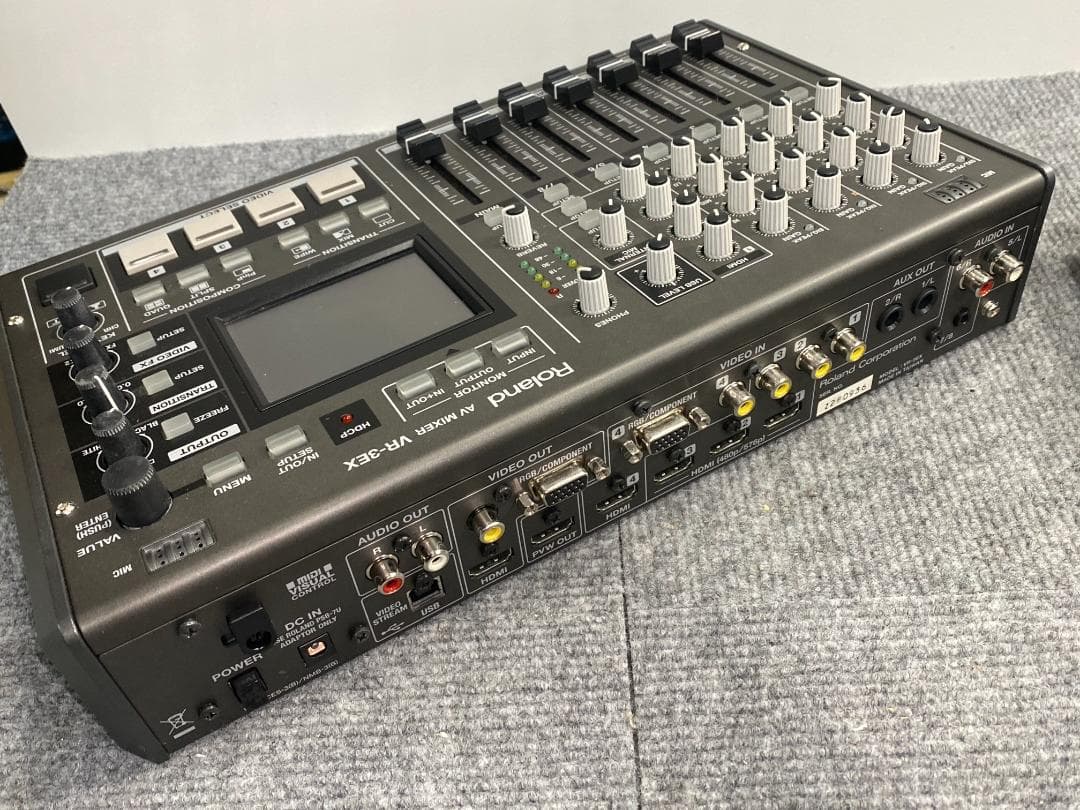 Roland VR-3EX ビデオミキサー　配信機器　モニター