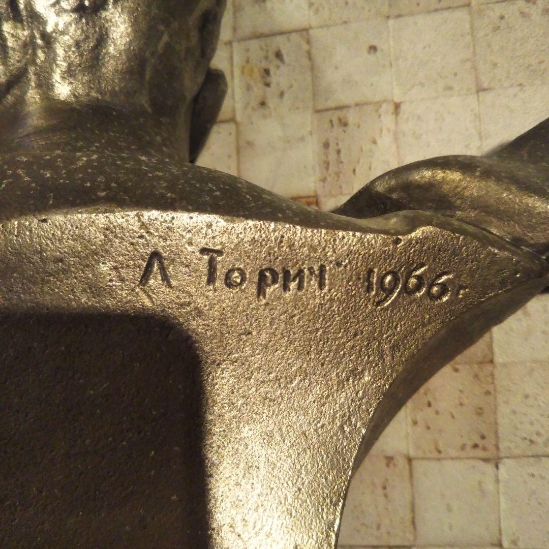 希少　レーニン像