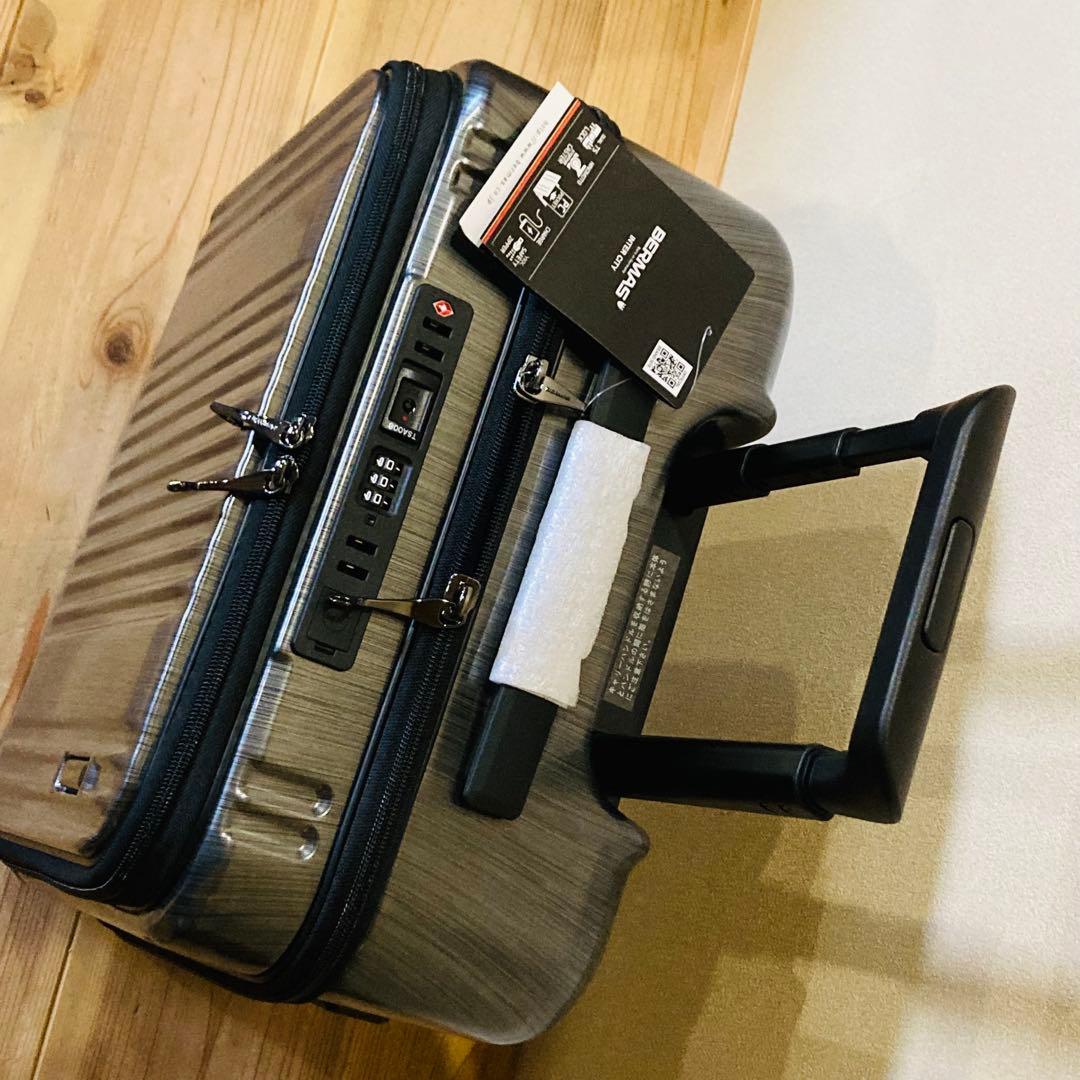 新品　未使用品　バーマス　スーツケース　33L 参考価格30,800円