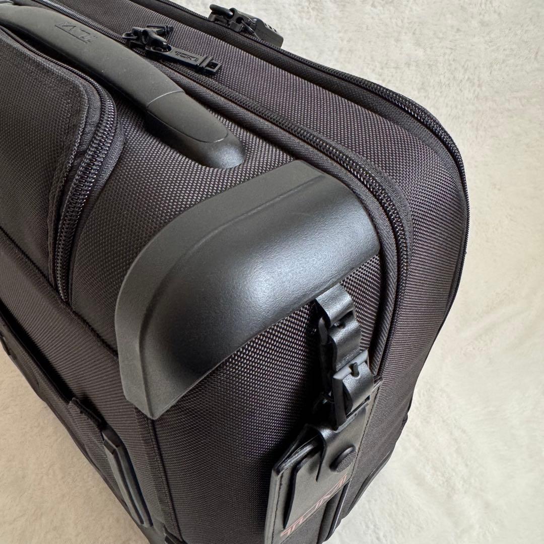 美品　TUMI コンパクト　4ウィール　キャリーケース　黒　出張　ビジネス