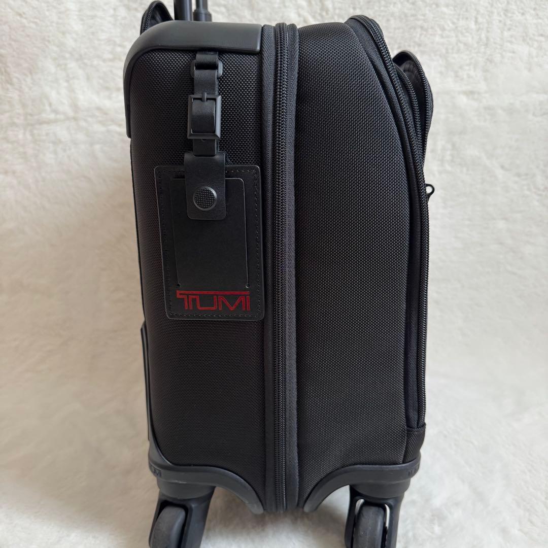 美品　TUMI コンパクト　4ウィール　キャリーケース　黒　出張　ビジネス