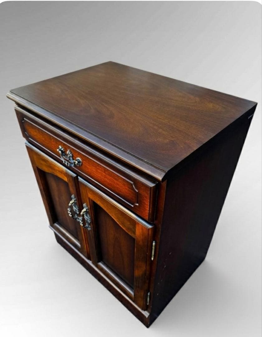 カリモク コロニアル キャビネット 花台 チェスト アンティーク調　約9.3万