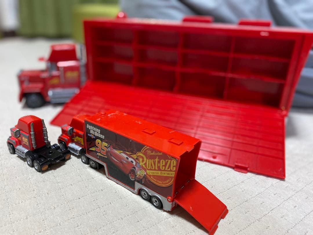 カーズ トミカ約50台　マックトレーラー付き　レア含む