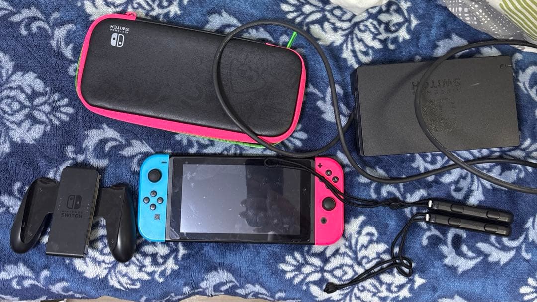 任天堂スィッチ　本体　ケース