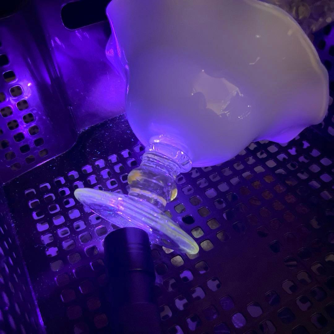 骨董　時代　２色バイカラーフリル 乳白色ガラス　水色　脚付コンポート　菓子器