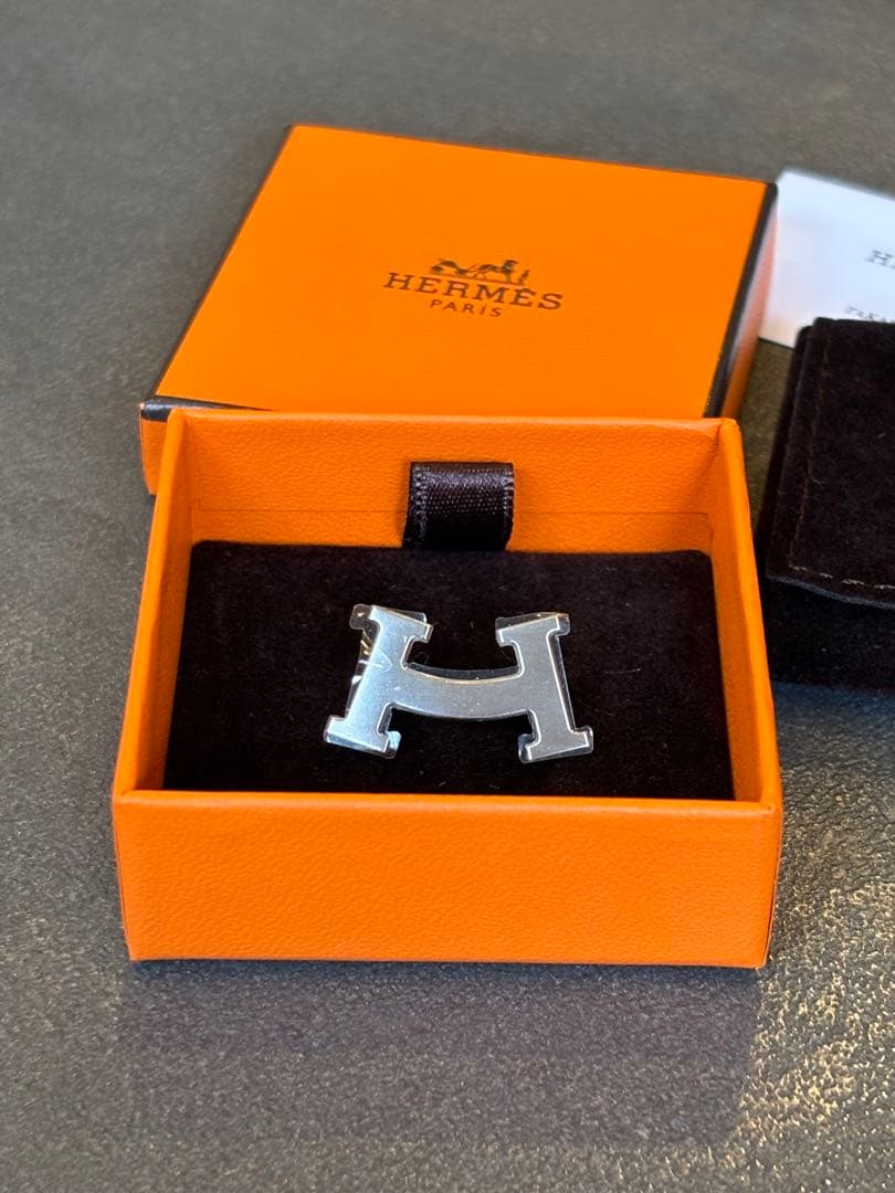 HERMES⭐︎エルメス 未使用　Hスマイル　ブローチ