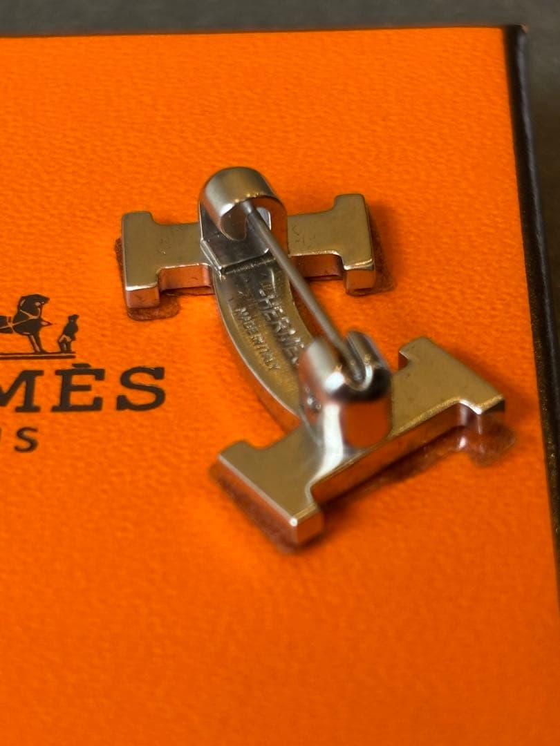 HERMES⭐︎エルメス 未使用　Hスマイル　ブローチ