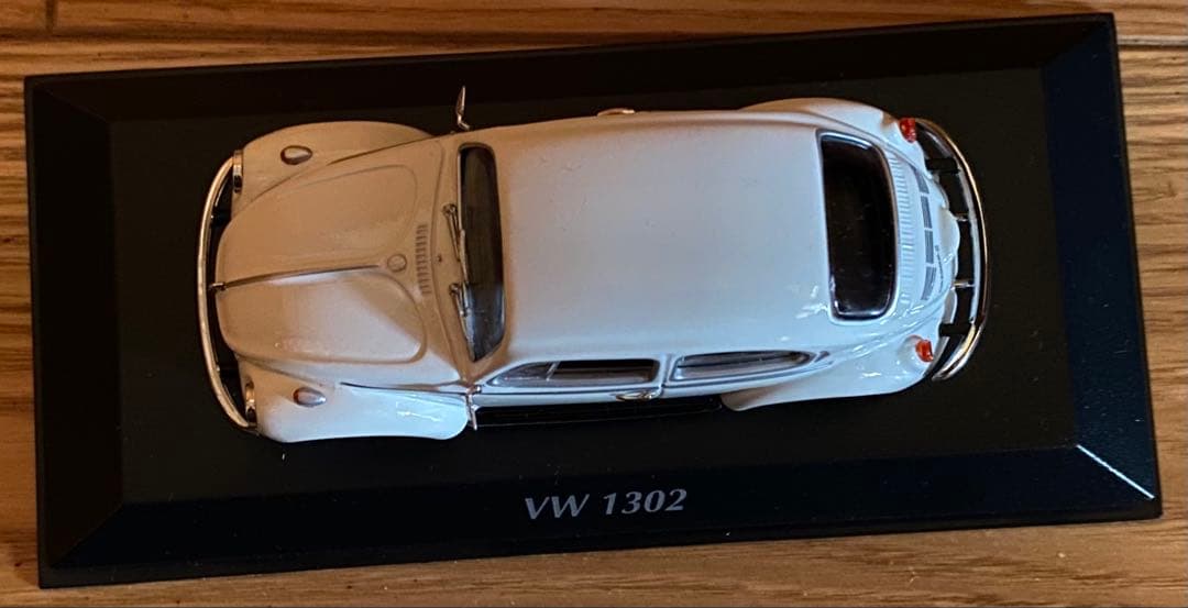 MAXICAMPS VW 1302 ホワイトミニカー 1/43