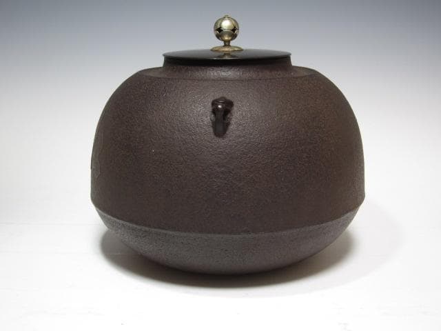 【セール】☆　大徳寺　細合喝堂　自筆釜　かわいらしい形の釜です☆y244