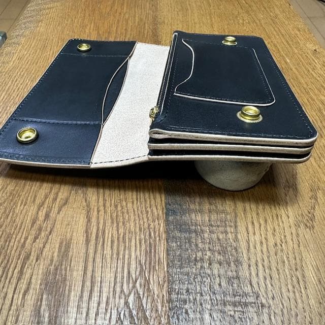 タツタツ　ロングトラッカーウォレット　丘染め茶芯ブラック　シルバー