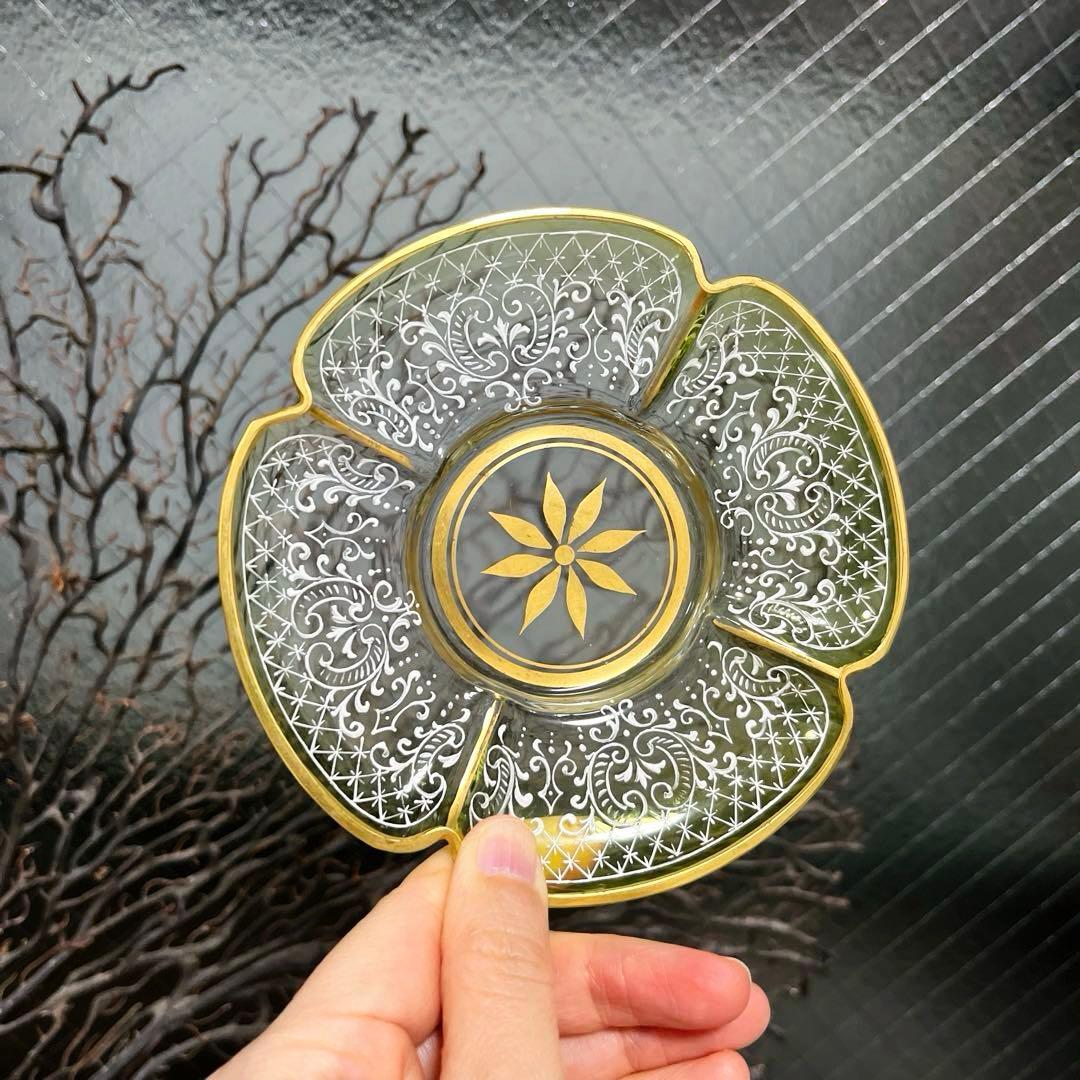 骨董　時代ガラス　精密エナメル絵付け　金彩　四葉型　ウランガラス　プレート１客