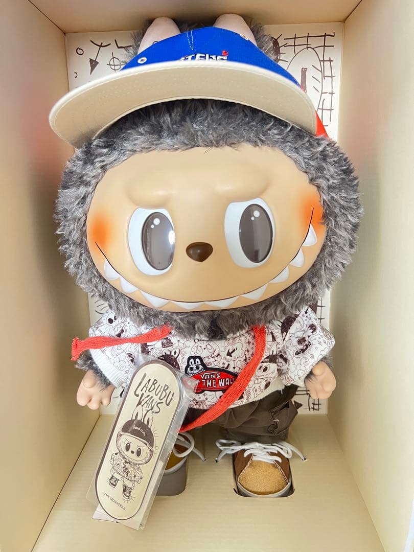 アイドル LABUBU VANS VINYL FACE DOLL