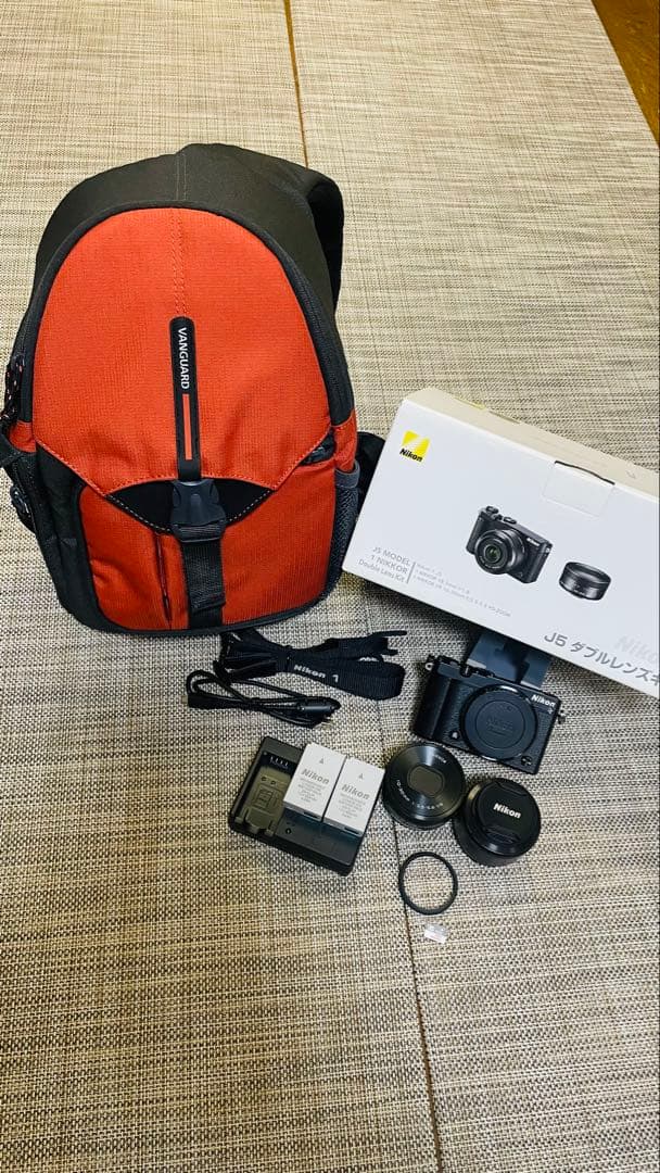 Nikon 1 J5 ミラーレス一眼 ダブルレンズキット 純正バッテリー2個付