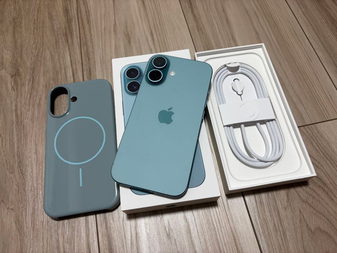 Apple iPhone 16 128GB ティール Beats純正ケース付