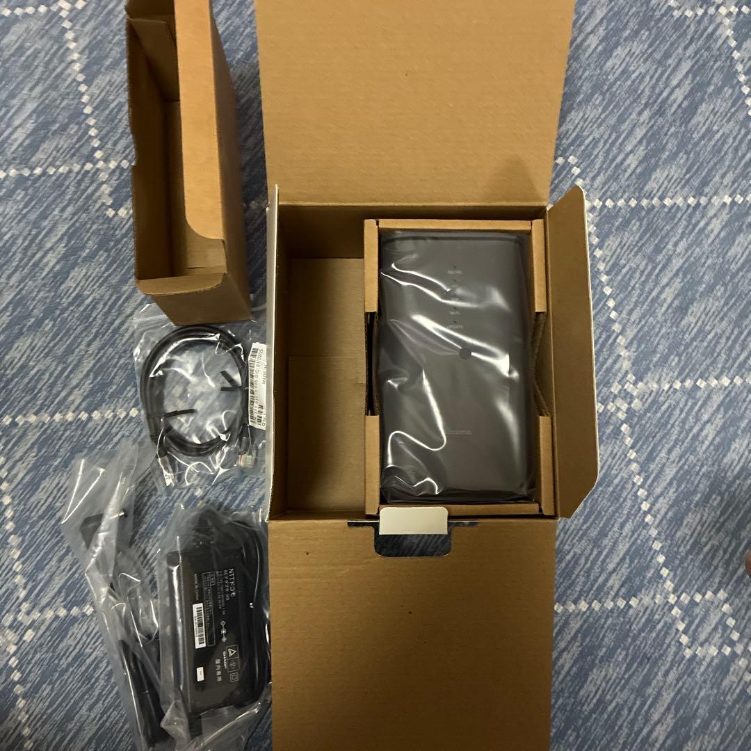 docomo 5Gルーター HR02 本体