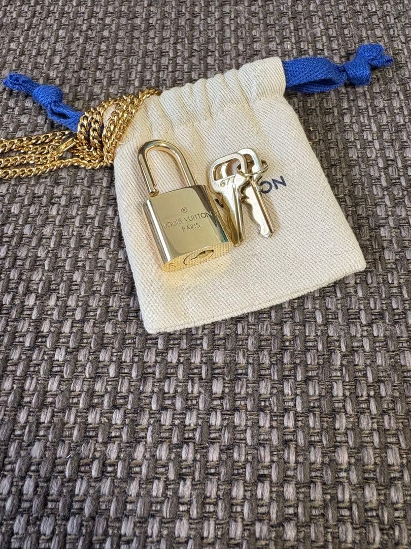 極美品ルイヴィトン パドロック カデナ ネックレス チェーン付き 南京錠677