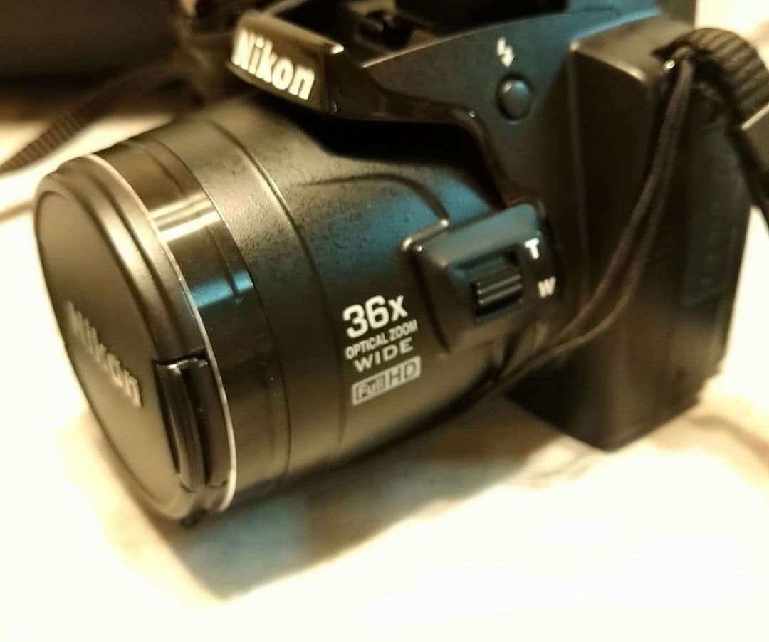 Nikon COOLPIX P500 本体と付属品