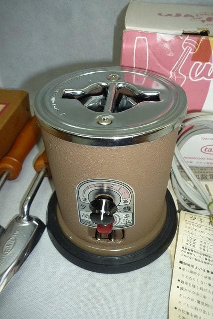 未使用に近い美品　タキイ和裁電化鏝　ランプ付　和裁こて　和裁コテ　　鏝２本付