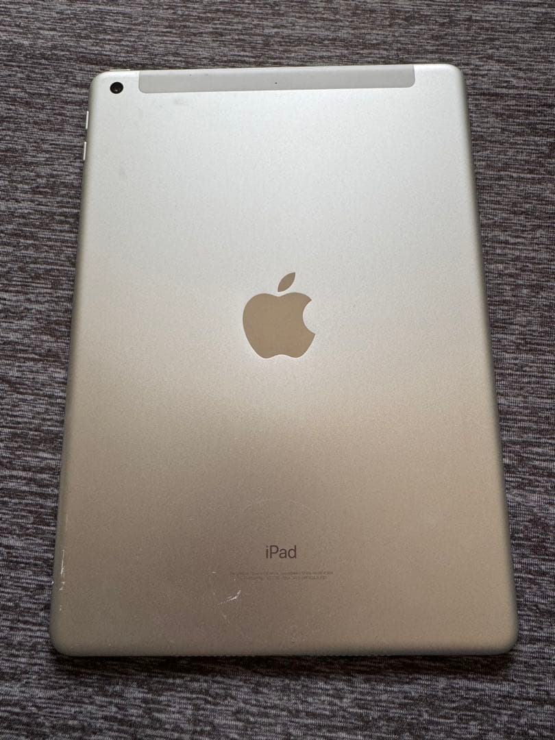 iPad 32GB （第6世代）9.7インチ