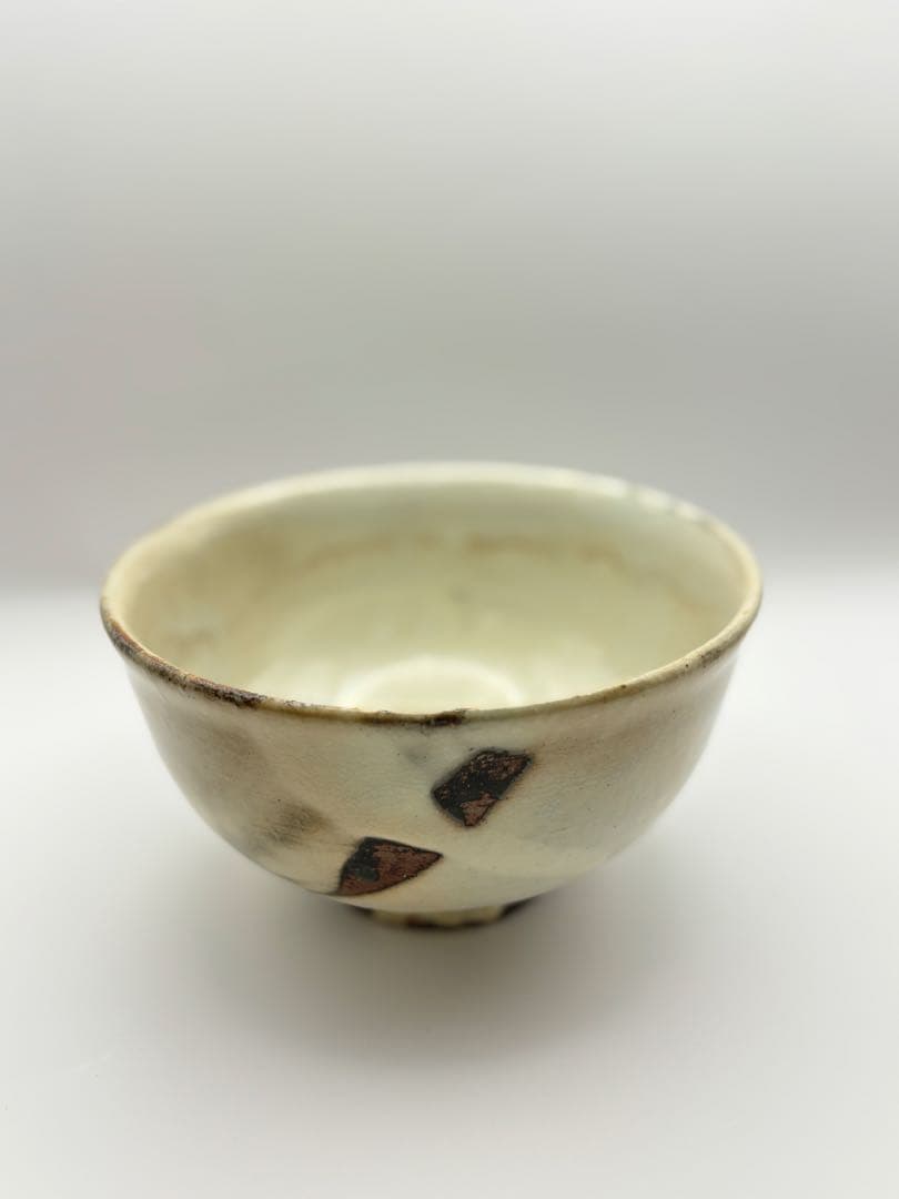 唐津焼　粉引茶盌（管理番号002）