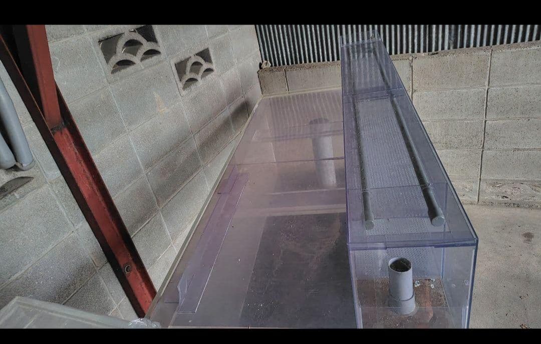 【送料込】大型アクリル水槽　1800×750×600（h）底面ブラック