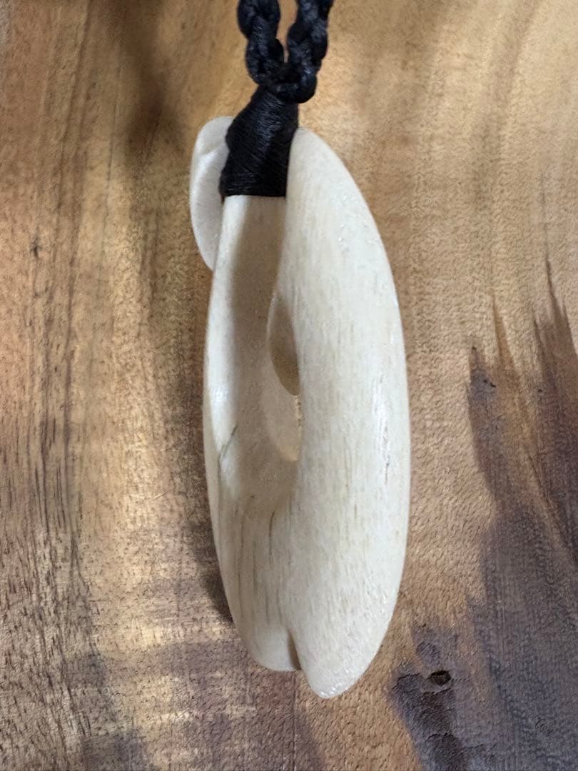ボーンカービングネックレス(sw65)Lサイズ　マッコウ