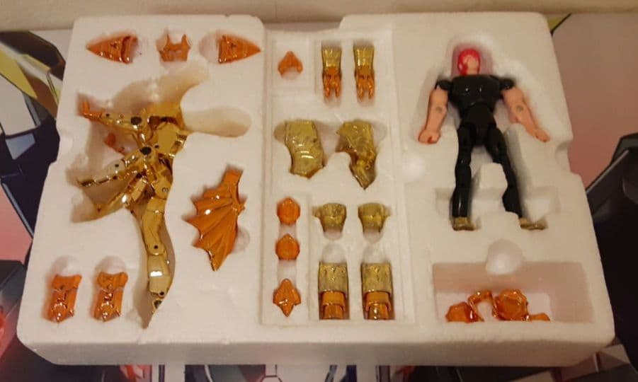 入手困難　希少　当時物　スキュラスケイル　聖闘士聖衣大系　黄金聖衣　聖闘士星矢