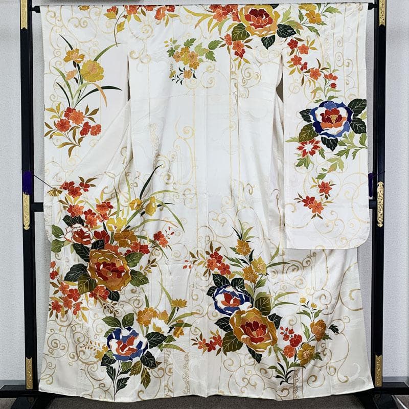 507z45☆中振袖 金駒刺繍 金彩 地紋 薔薇 唐草 ホワイト☆成人式 結婚式