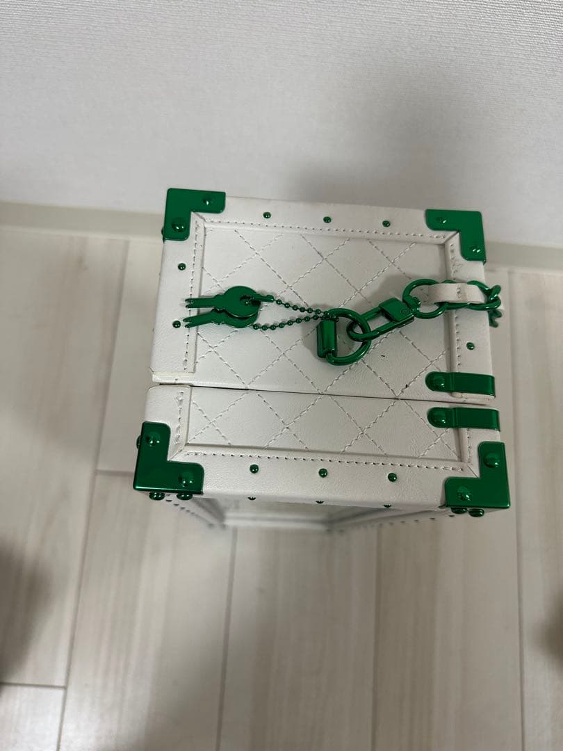 エンジェルシャンパン　グリーン　ホワイト　ファー