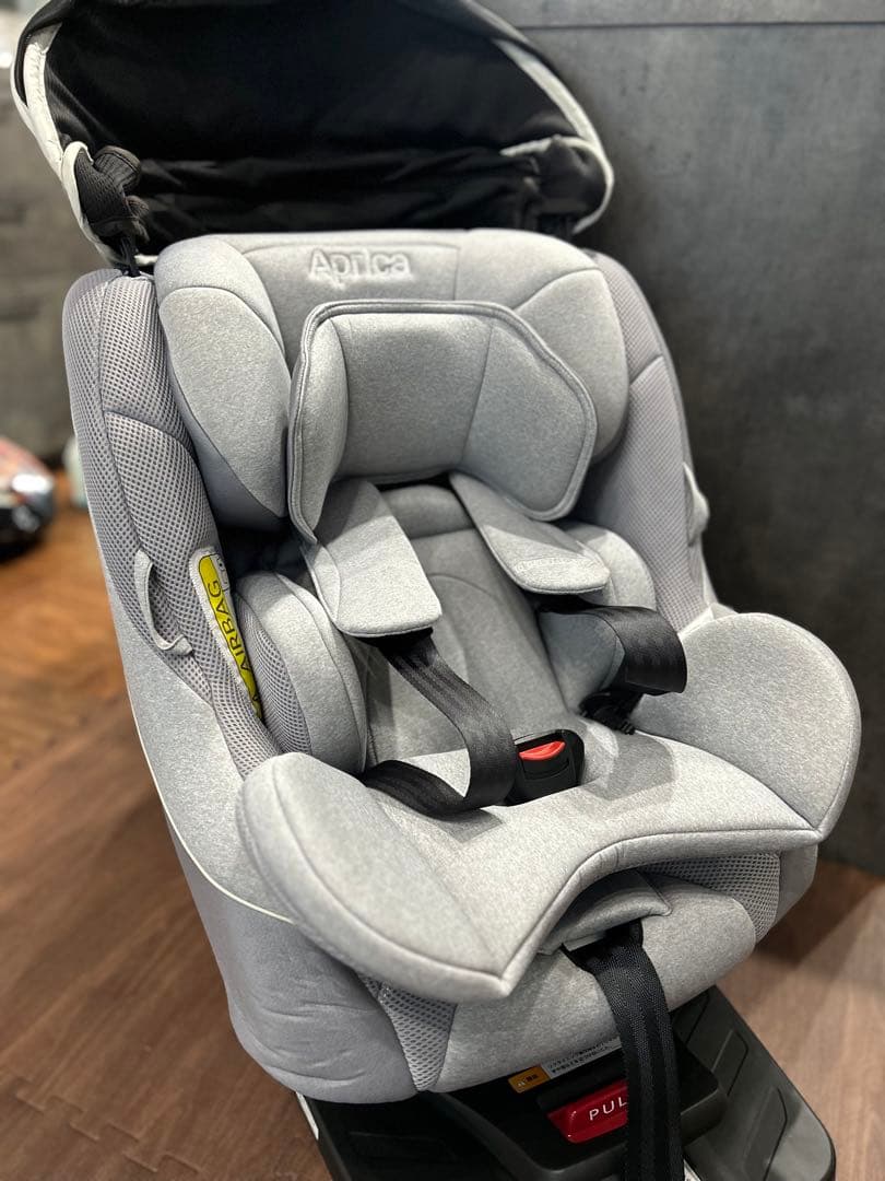 アップリカ　クルリラAD　チャイルドシート