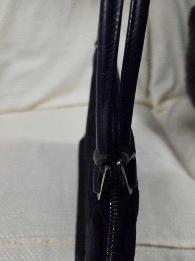 PRADA ブラック ナイロン ハンドバッグ