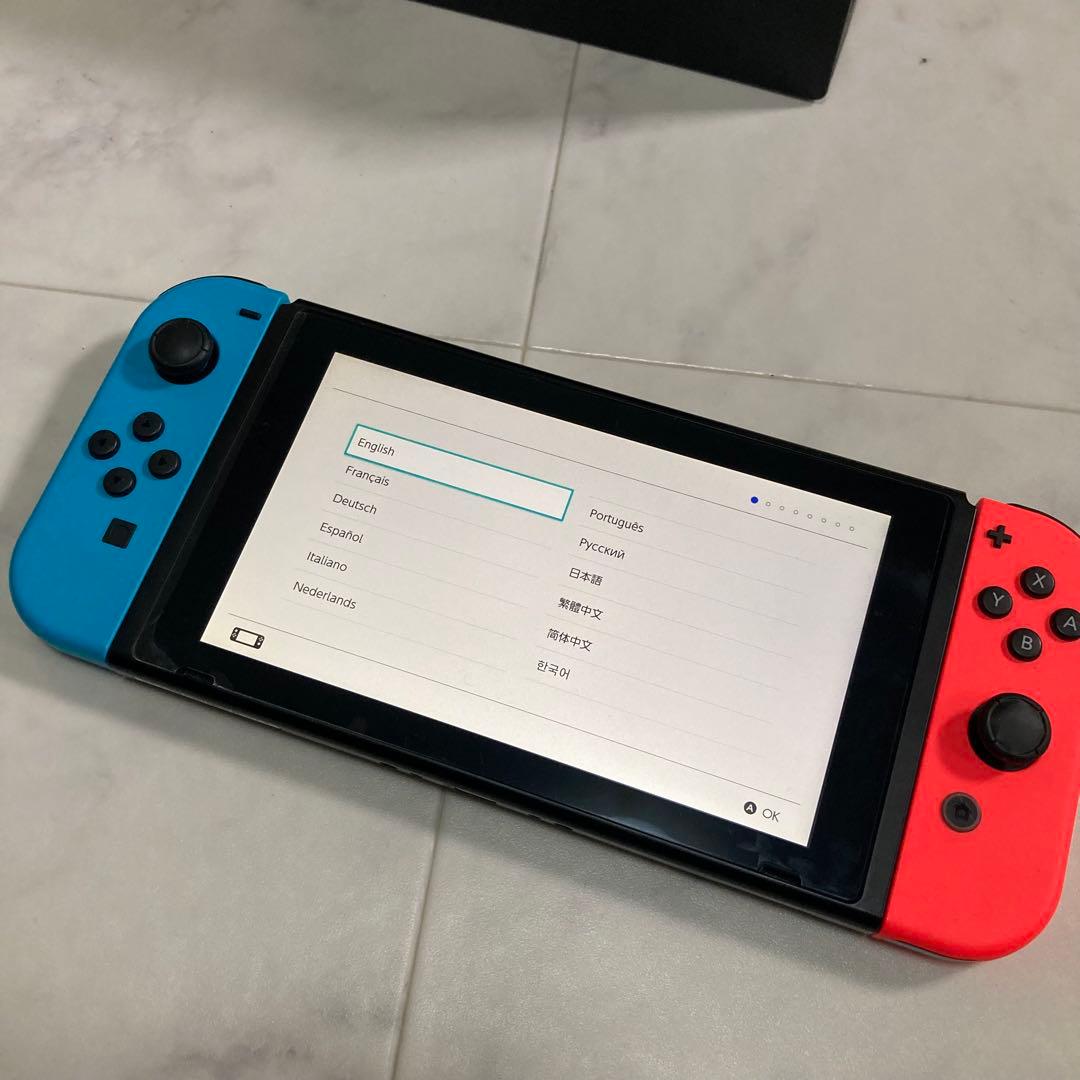 任天堂スイッチ 本体 ジョイコン4個 ジョイコンハンドル2個