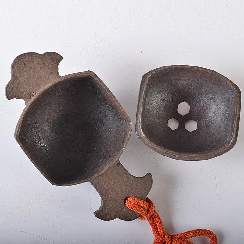 時代金工　古鉄　山水刻　小槌　香炉　共箱　V　R8204