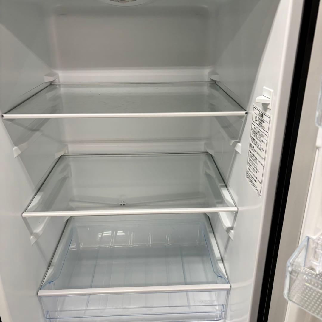 625 冷蔵庫　一人暮らし　ブラック　200L弱　極美品　小型　洗濯機販売も可