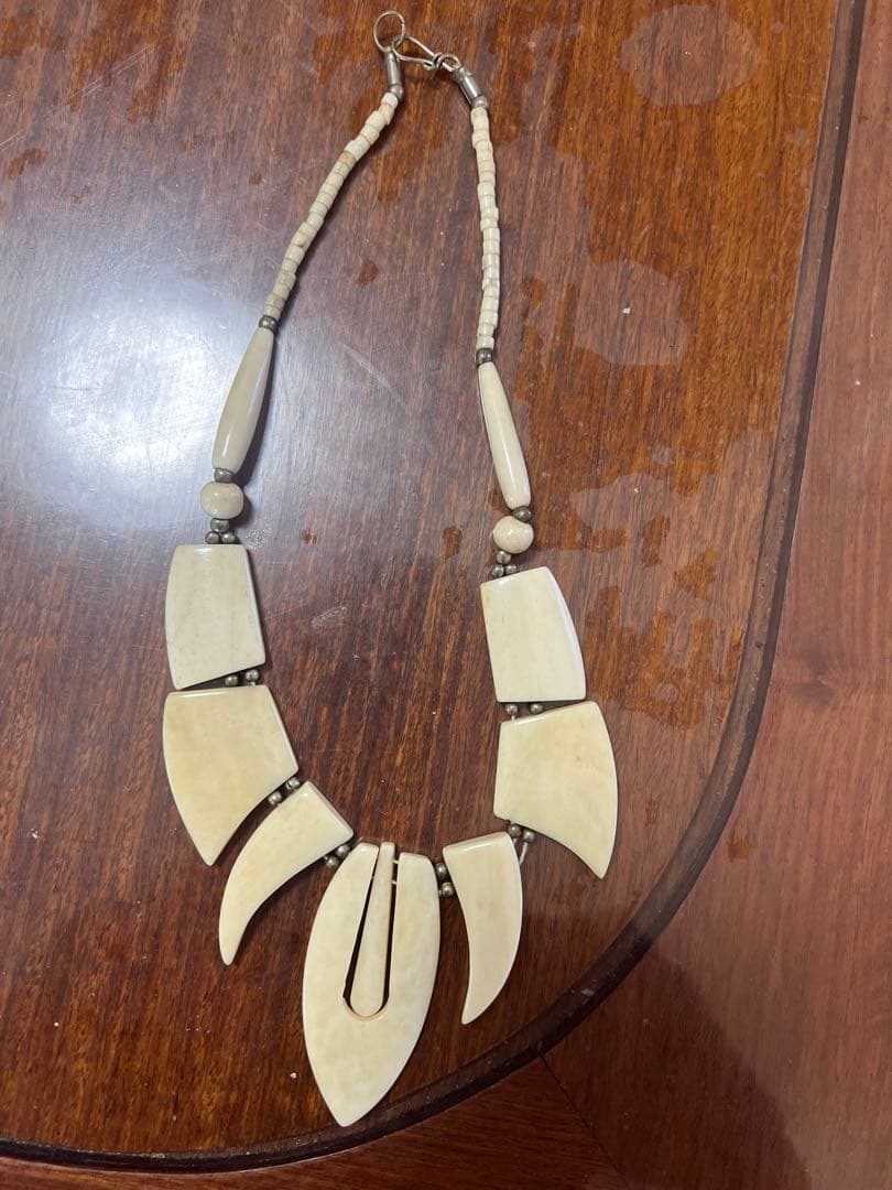 鯨歯？ネックレス　アクセサリー